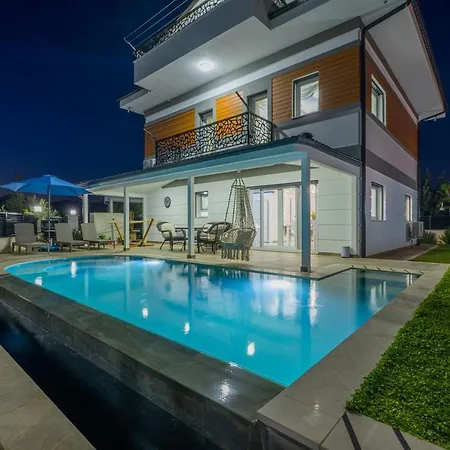 Vila Happymoon